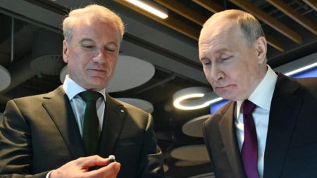 Вічне життя диктатора: Греф пообіцяв Путіну “еліксир безсмертя” до 2032 року