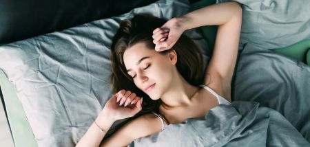 Сім годин замість восьми: вчені руйнують головний міф про здоровий сон