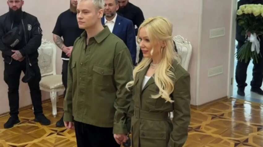 Пропагандисти РФ зіграли “воєнне весілля” в брендових луках за тисячі доларів (ФОТО)