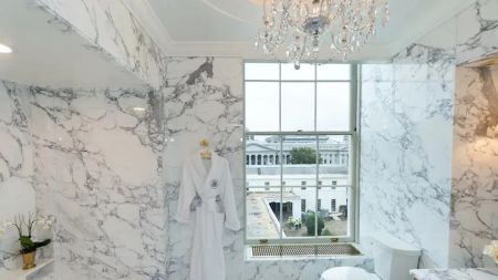 Трамп похвалився своїм ремонтом туалету у Білому домі – фото