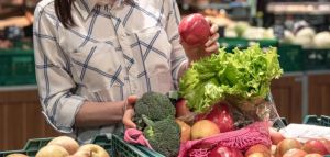 Продукти рекордно подорожчають через блекаути та удари Росії: яких цін чекати