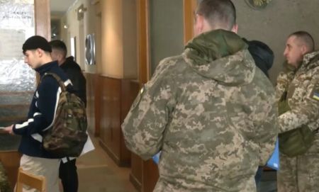 Нова мобілізація доб’є “ухилянтів”: хочуть блокувати рахунки, телефони та позбавляти житла