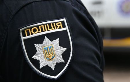 У Києві хлопець у формі поліції співав російські пісні: що йому тепер загрожує