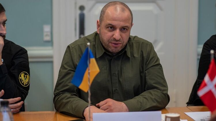 Борці з корупцією не вірять, що колишній міністр оборони Умеров повернеться до України з Туреччини