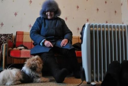 Без світла й з ледь теплими батареями: українців попередили – взимку доведеться виживати