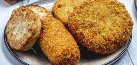 Соковиті котлети з плавленим сирком: ідеально підійдуть на обід