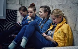 Повітряна тривога у школі: хто несе відповідальність за дітей – батькам пояснили