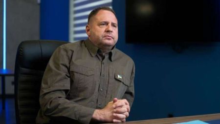 Після звільнення Єрмака, мережа вибухнула мемами