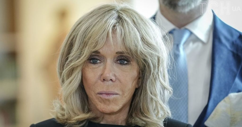 Перша леді Франції зробила скандальну заяву та викликала гнів феміністок: що вона сказала