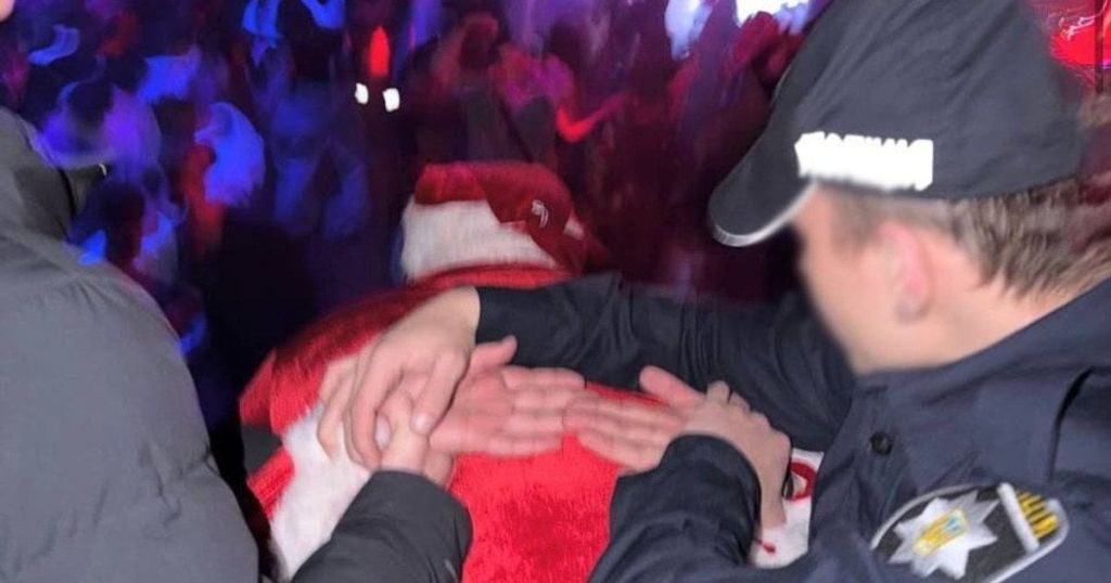 Поліція відреагувала на затримання Санта Клауса у Києві