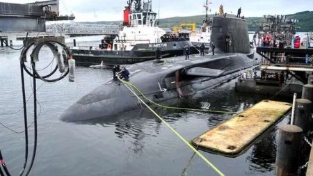 У Франції відкрили вогонь по невідомих дронах над базою з ядерною зброєю