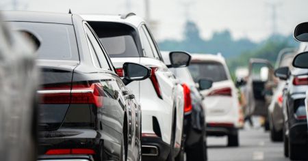 Українці масово переходять на нові авто: які моделі популярні