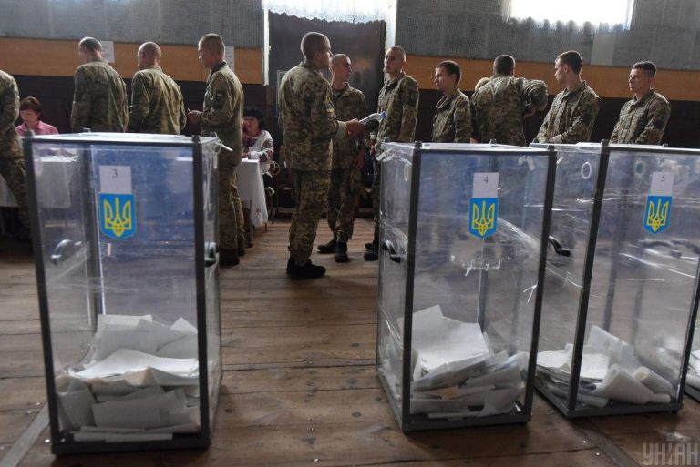 Низька явка може поставити “воєнні” вибори під сумнів, – голова ЦВК