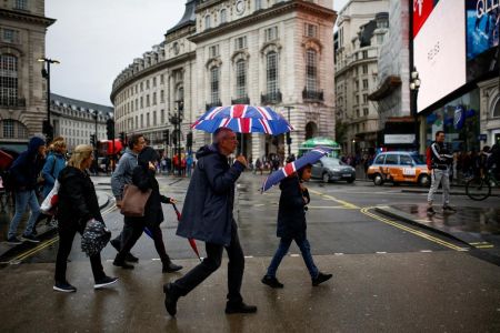 Криза вартості життя підриває владу у США та Європі, – Politico