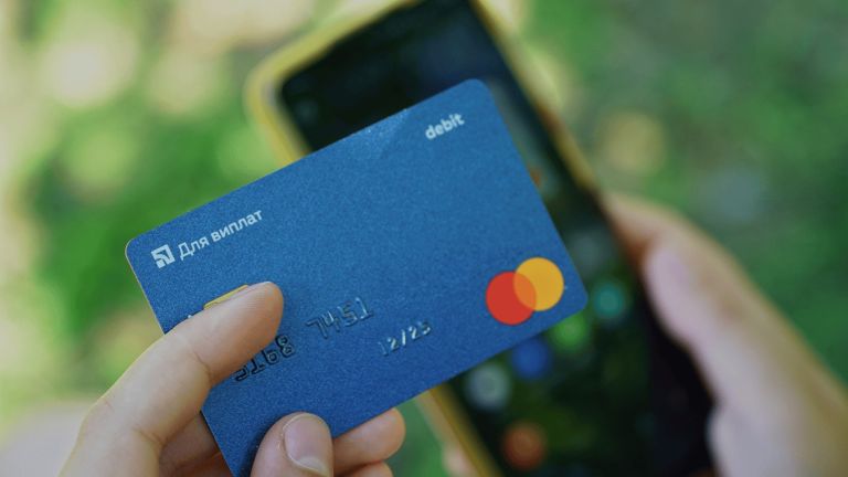 Валютні перекази у ПриватБанку — для кого доступні