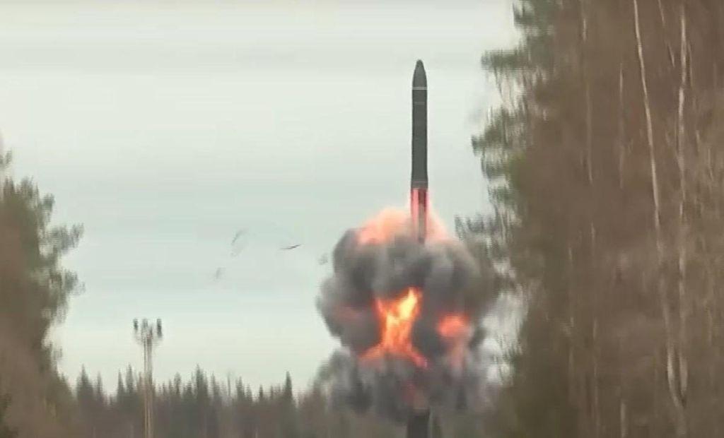 Росія розгортає “Орєшнік” в Білорусі: голова СЗР пояснив мету Кремля