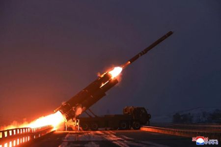 Кім Чен Ин випробував стратегічні крилаті ракети над Західним морем