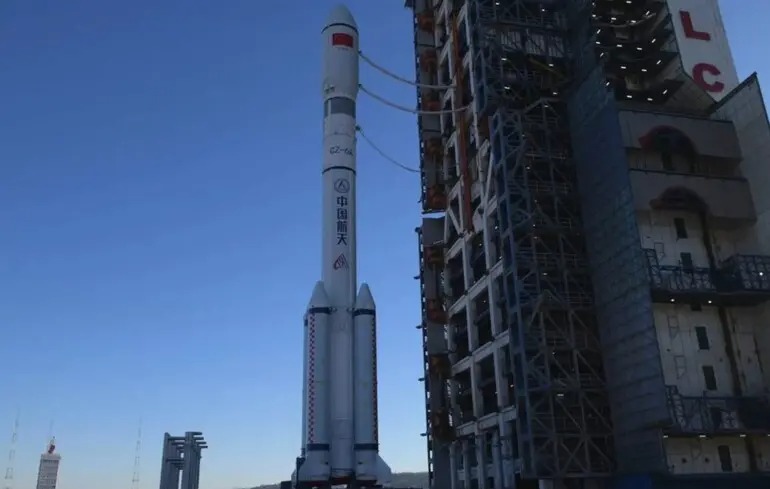 Китай встановив рекорд, запустивши три ракети Long March менш ніж за добу