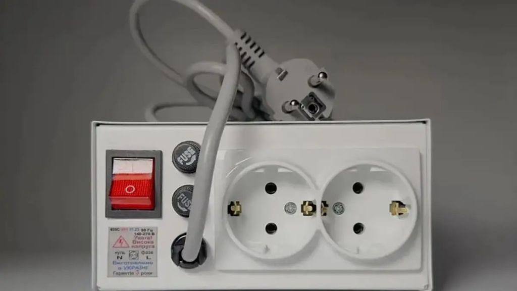 Ваші прилади у небезпеці: чому стабілізатор напруги має бути вдома у кожного