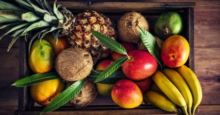 Як приборкати тягу до солодкого: дієтологи назвали 19 продуктів, які вам допоможуть