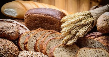 Ціни на хліб можуть підскочити на 20%: як блекаут та обстріли вплинуть на вартість