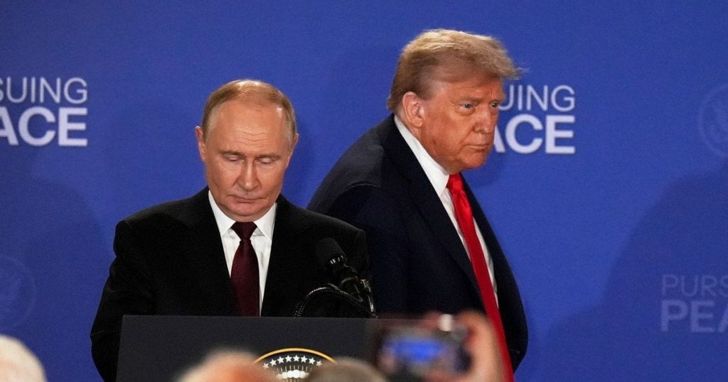 США хочуть врятувати РФ від самознищення — аналітик