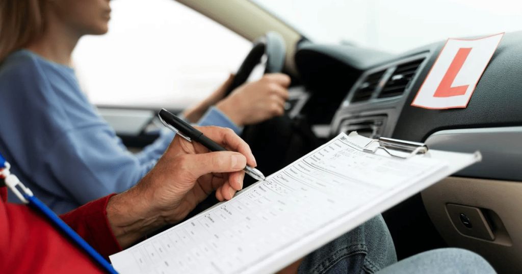 Названо головну помилку, через яку українці провалюють іспит на водійські права: подробиці
