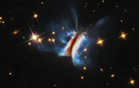 Астрономи зафіксували найбільше хаотичне місце народження планет у Всесвіті