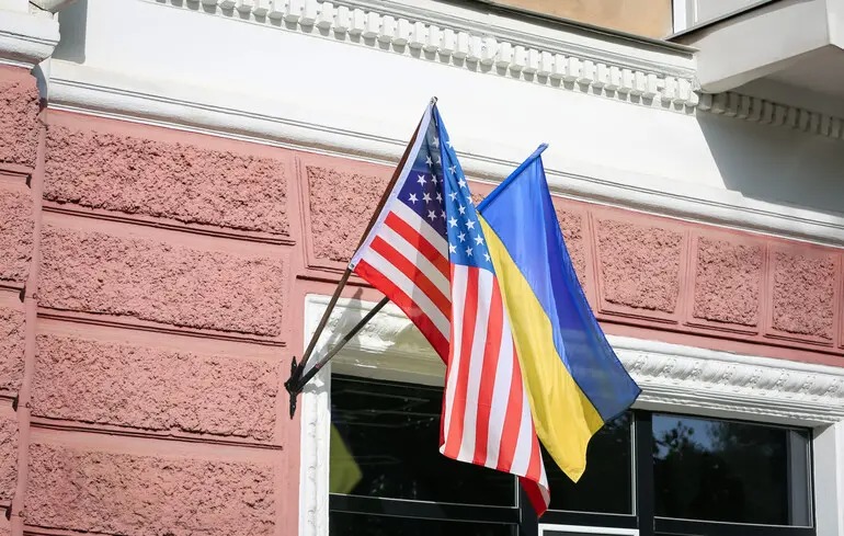 Недовіра українців до США за рік зросла вдвічі — опитування КМІС