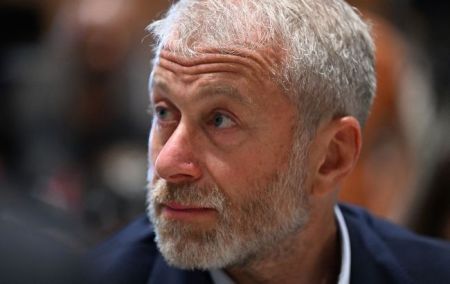 Абрамович судиться за гроші, частину яких мав передати Україні, – The Times