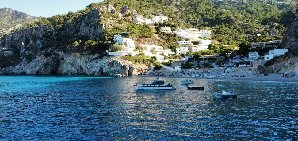 Куди поїхати у сімейну відпустку: 5 найкращих грецьких островів