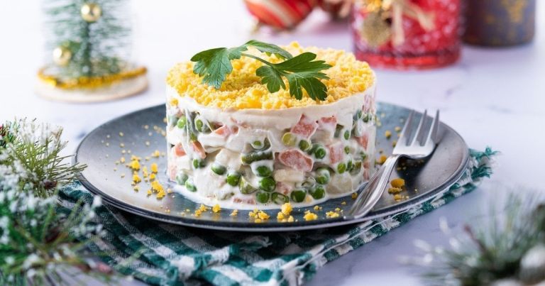 Яку ковбасу вибрати для олів’є, щоб святковий салат вийшов, наче з ресторану