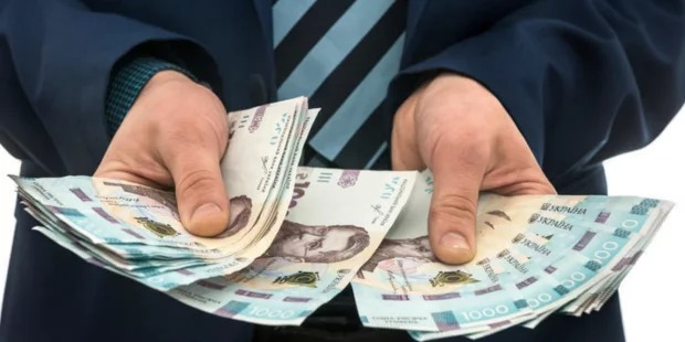 1000 грн отримають і в Україні, і за кордоном: що зробити, щоб не втратити виплату