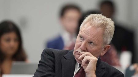 Скандальні заяви про вакцини: новий голова комітету CDC порівняв COVID‑щеплення з Голокостом