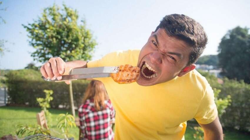 Що буде, якщо їсти лише м’ясо та яйця цілий рік: результат вразить всіх