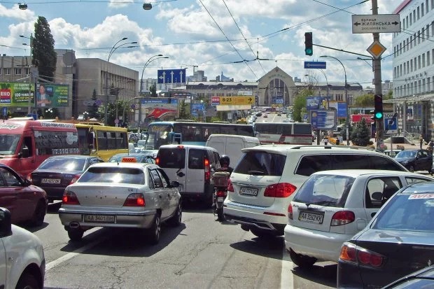 Безкоштовне паркування у центрі Києва: хто має право