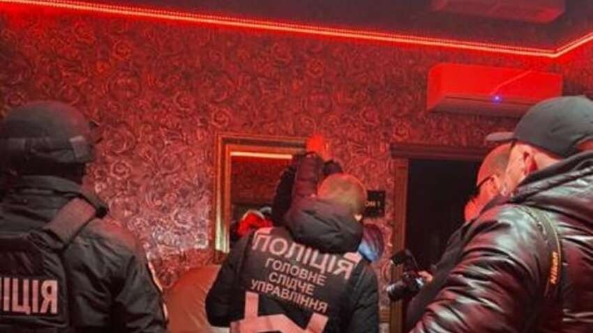 У Луцьку пенсіонер облаштував бордель у власній квартирі