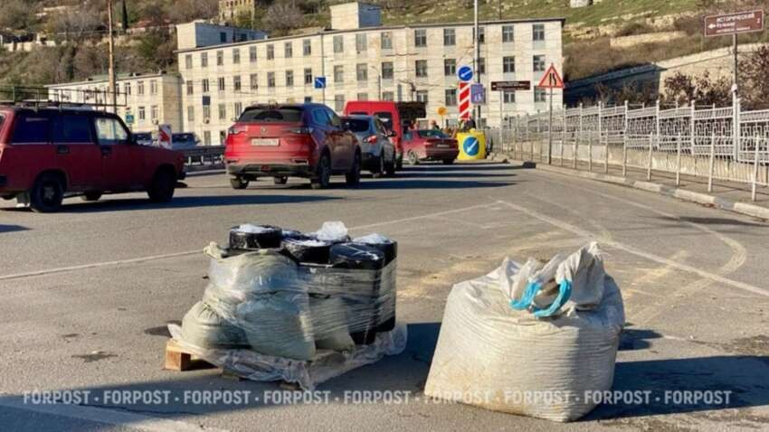 «Міст Януковича» падає: екстрене закриття