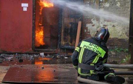 Саратов та Енгельс атакували невідомі дрони: повідомлялось про займання на НПЗ