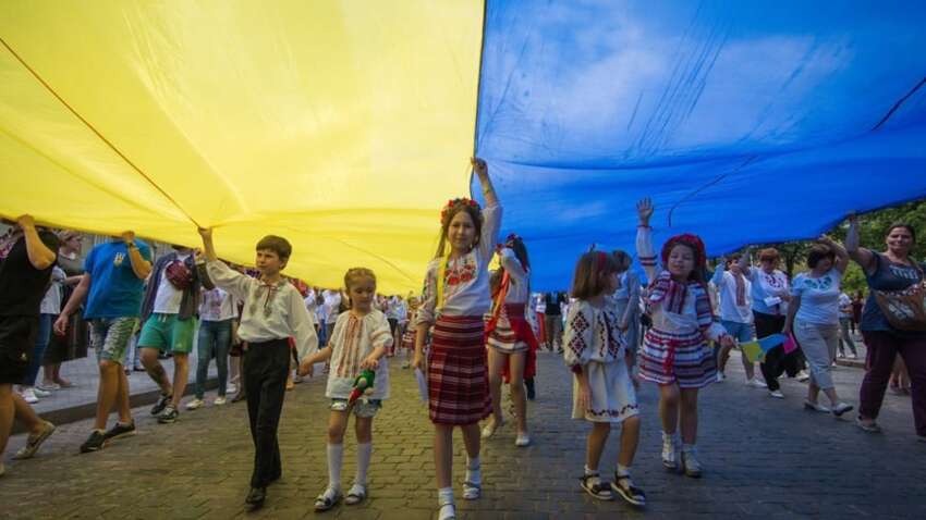 Скільки українців проти “мирного плану”, який включатиме виведення військ з Донбасу