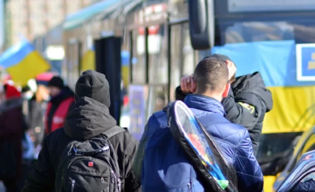 Польща звертає захист для українців: як легально залишитись в країні