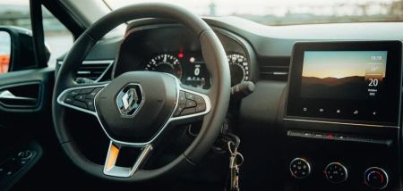 Українці масово купують нові авто: яка ціна найпопулярнішої моделі