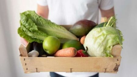 Ви дуже ризикуєте: чому не варто зберігати їжу на балконі взимку