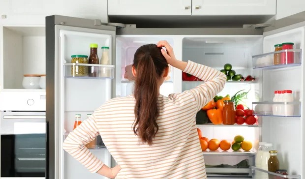 Харчові отруєння під час блекаутів: лікар назвала продукти, яким не місце в холодильнику