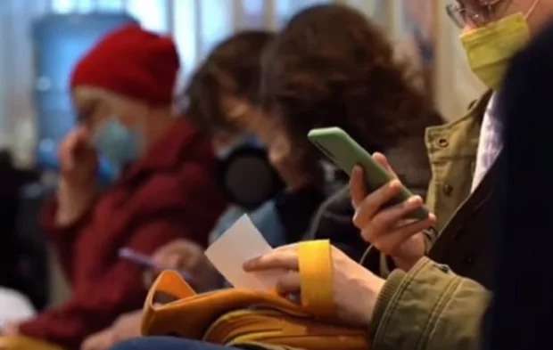 Одна з країн ЄС скасовує особливий статус для українських біженців: кого це торкнеться