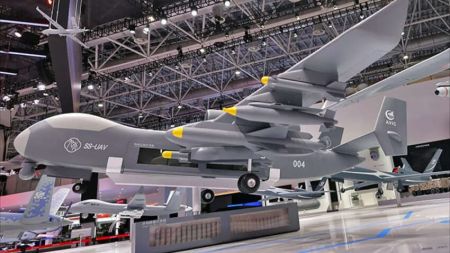 Такого світ ще не бачив: КНР продемонстрував “авіаносець у небі”