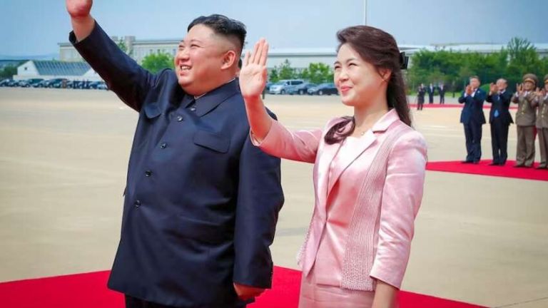 Дружину лідера КНДР Кім Чен Ина помітили з елітною сумкою Gucci (ФОТО)