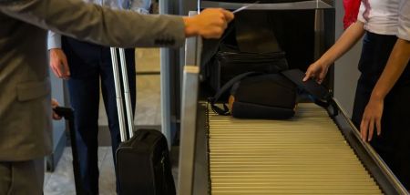 Що робити, якщо вашу валізу загубили в аеропорту після перельоту: інструкція
