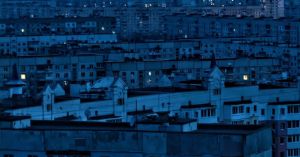 В одних нема світла по 11 годин, а в інших – лише 3: чому на заході України частіше є електроенергія