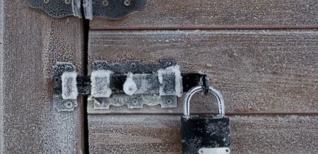 Як уникнути замерзання замків: простий трюк